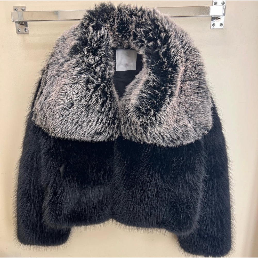 Fluffy Mink Faux Fur Coat Size Medium (4-6us)